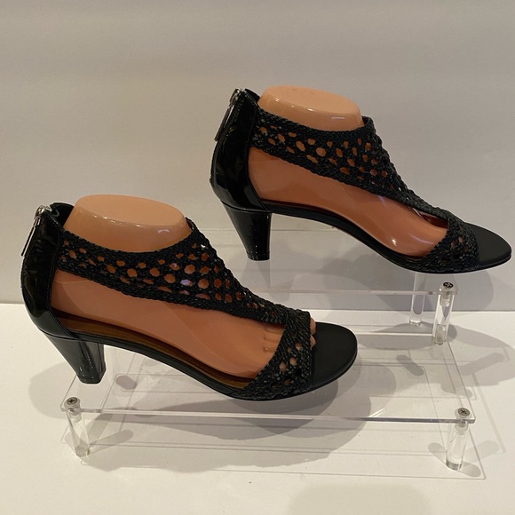 Donald J. Pliner Verona Leather Woven T-Strap Pumps Sandals Size 8.5 Narrow EUC - Picture 2 of 12
